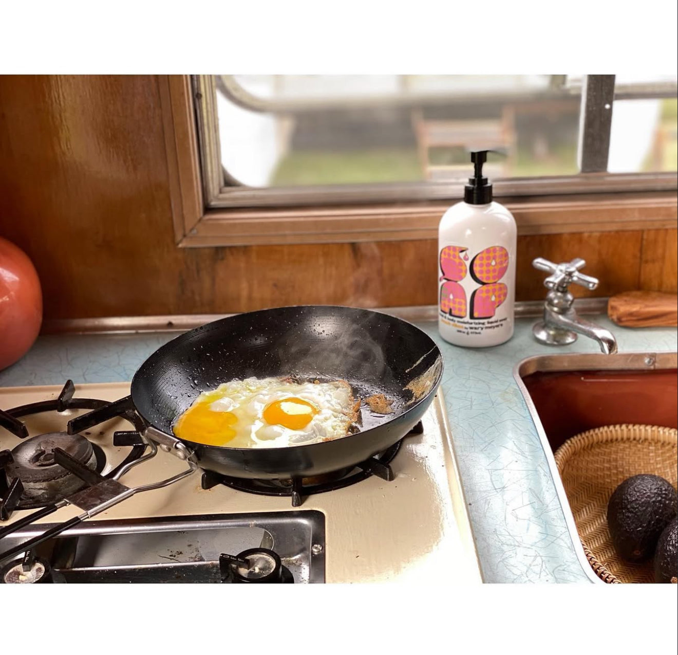 Beach Vibes – liquid hand soap scented with coconut & suntan oil by Wary Meyers